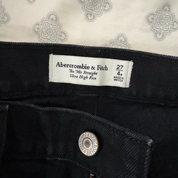 Abercrombie & Fitch Ultra High Rise 90s Straight Jean, Black - Picture 2 of 6